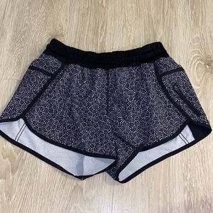 Tracker Short Low-Rise 4” Lululemon